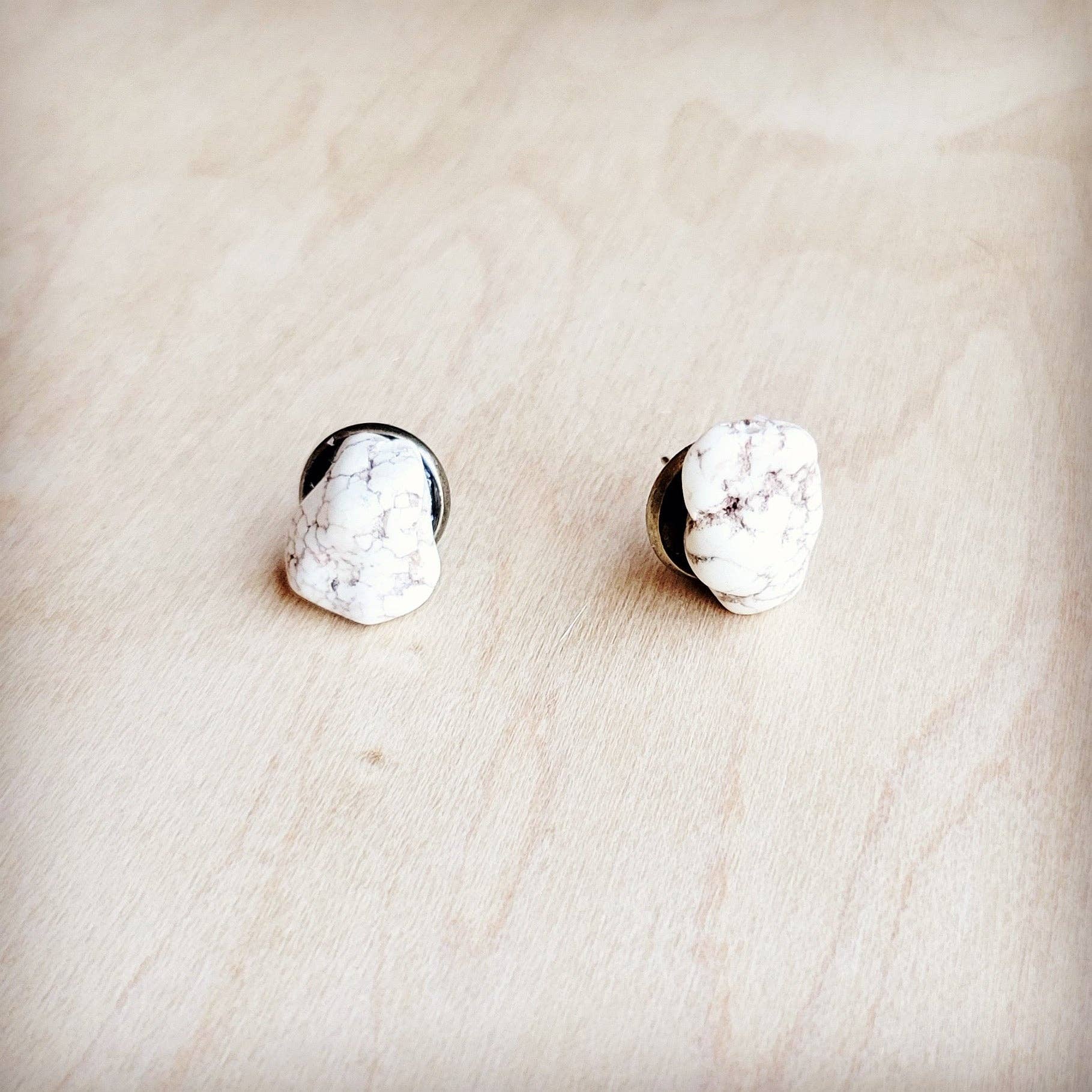 Saddle Stone Studs