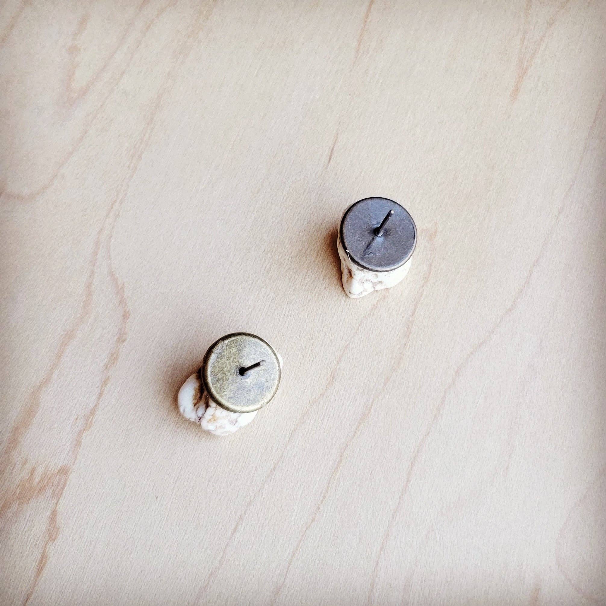 Saddle Stone Studs
